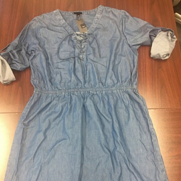 Mossimo Supply Co. Dresses & Skirts - Mossimo Soft Denim Chambray Roll Tab Sleeve Criss